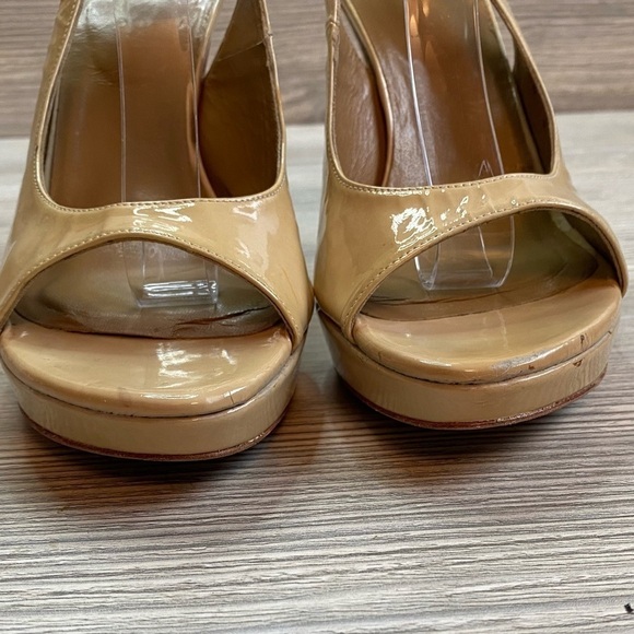 Stuart Weitzman beige patent leather ankle strap platform open toe heels size 8 - Picture 12 of 15